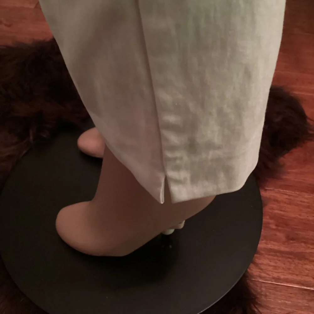 CHARTER CLUB white size 8 skinny leg smoothing waist pants. - Picture 9 of 11